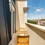 Ave Liberdade Restauradores Deluxe Suite