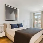 Ave Liberdade Restauradores Deluxe Suite
